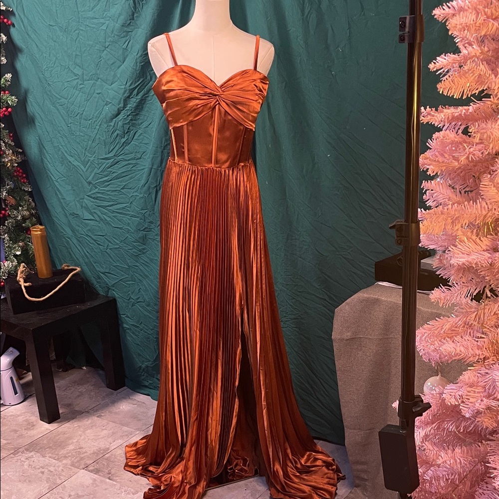 Elegant Rust Maxi Dress with Pleated Skirt
